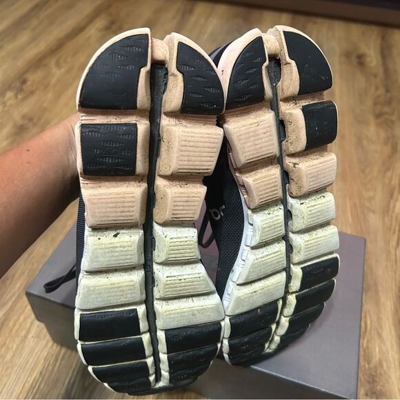 ON CLOUDFLOW black athletic training running lace up shoes sneakers women’s 8 - Picture 5 of 9